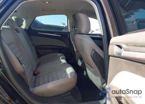 2016 Ford Fusion S z USA, uszkodzony, nr VIN 3FA6P0G70GR254798